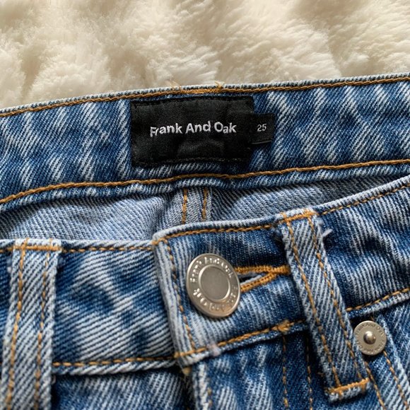 FRANK & OAK | Denim Mom Jeans Light Wash - Picture 3 of 4